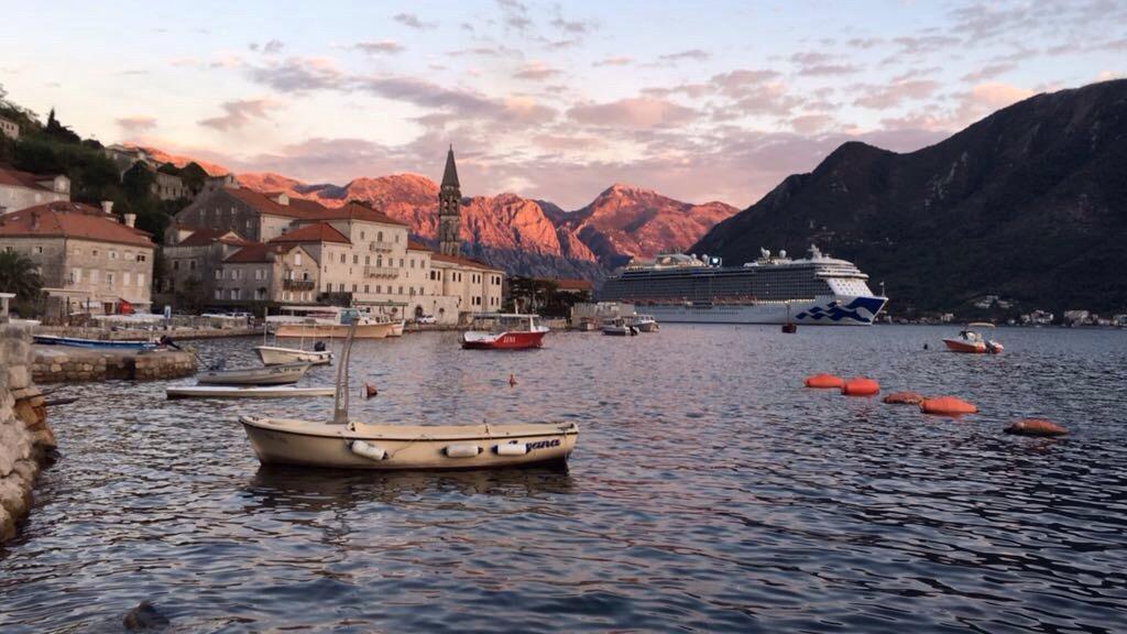Be Happy In * Perast